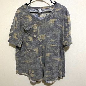 Oversized Camo w/Pocket Tee